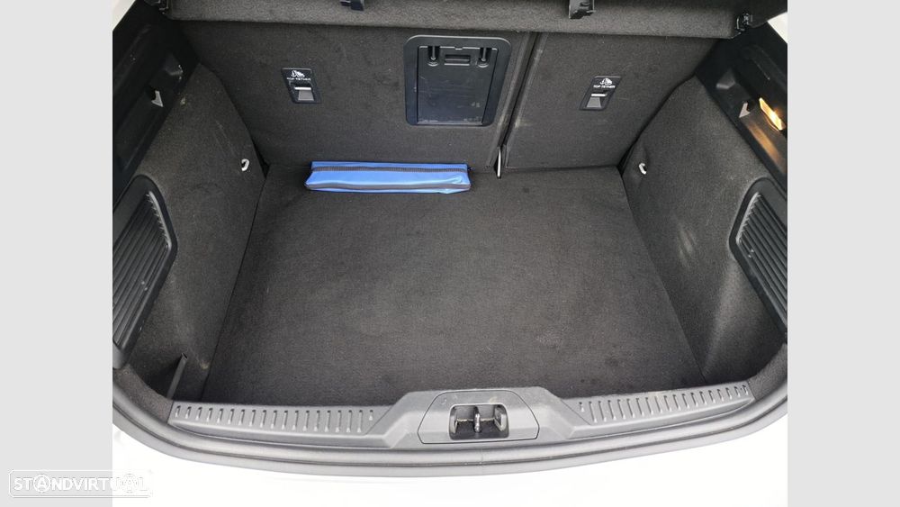 Ford Focus 1.0 EcoBoost MHEV Connected - 17