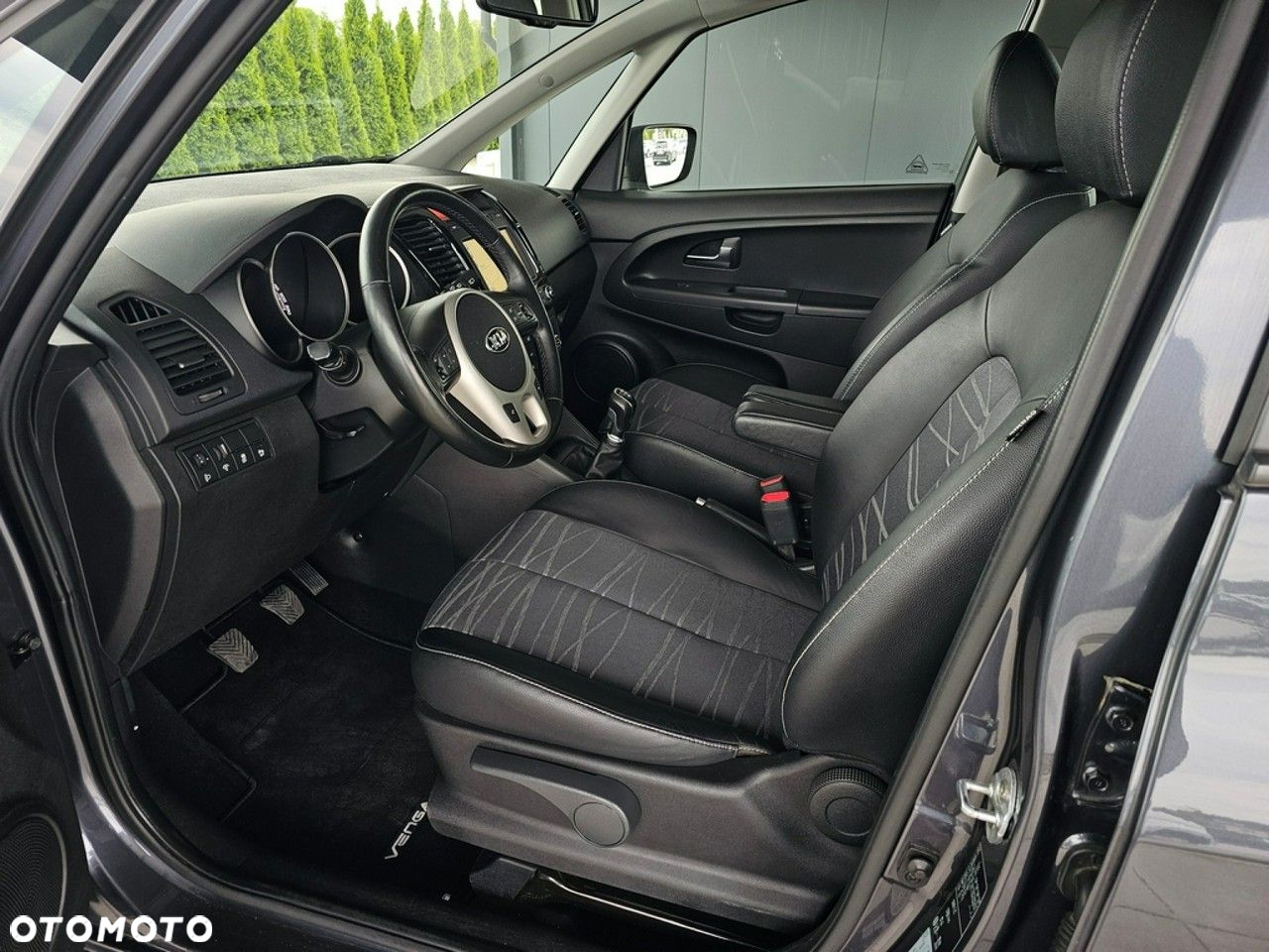 Kia Venga - 15
