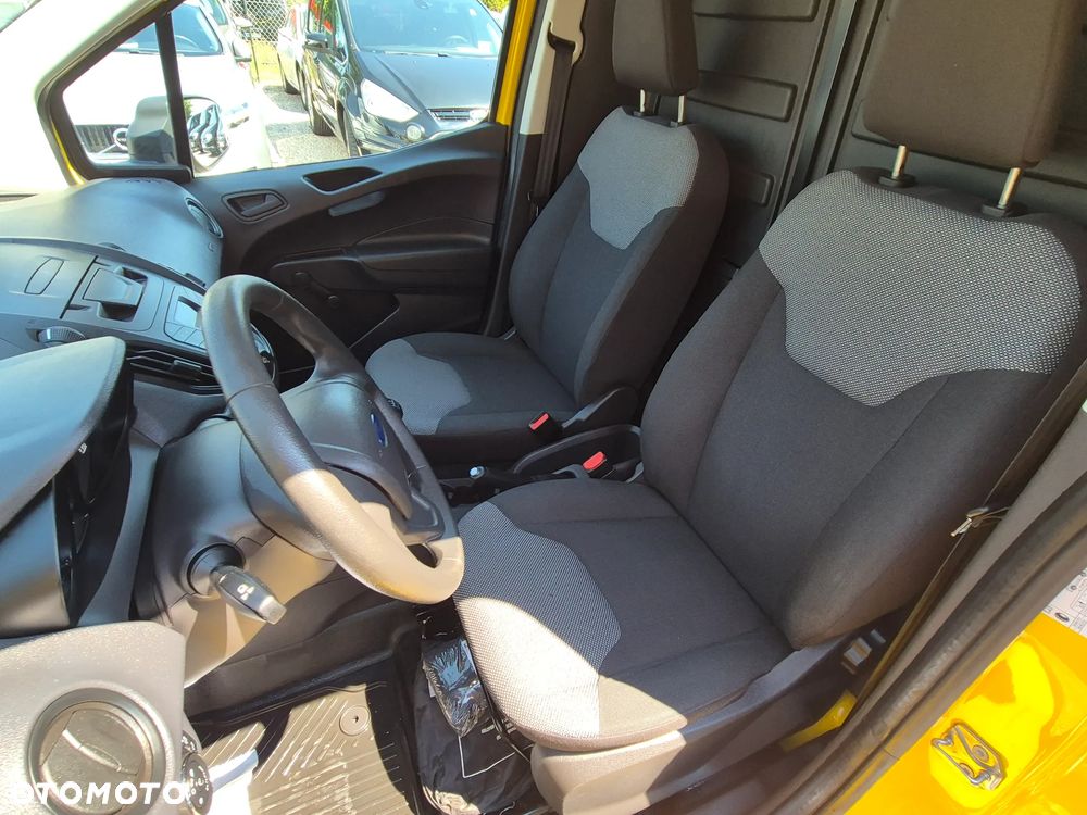 Ford TRANSIT COURIER - 30