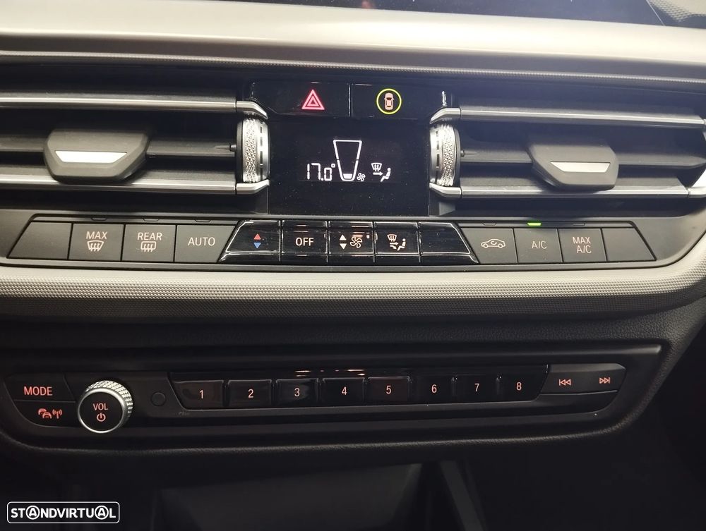 BMW 216 d Advantage — fotografia 30