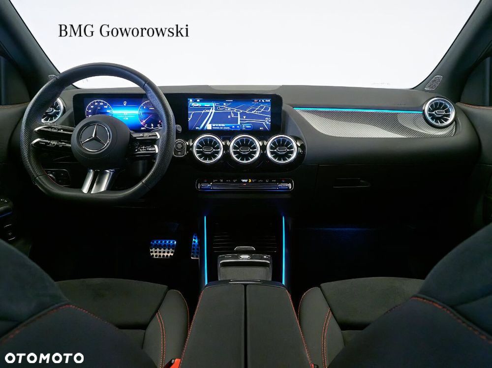 Mercedes-Benz GLA - 11