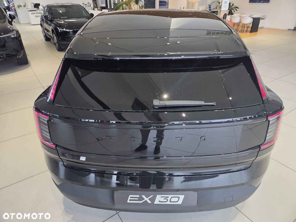 Volvo EX30 69kWh Single Motor Long Range Plus Black Edition - 13