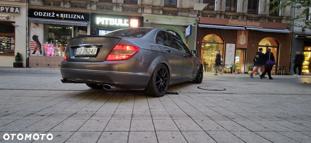 Mercedes-Benz Klasa C 320 CDI 7G-TRONIC Avantgarde DPF Sport Edition - 6