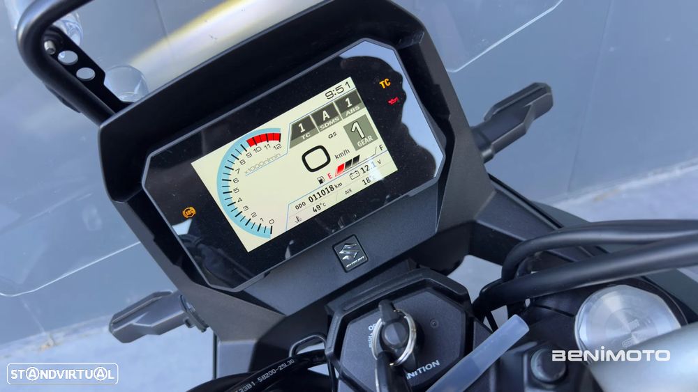 Suzuki DL 800 - 11