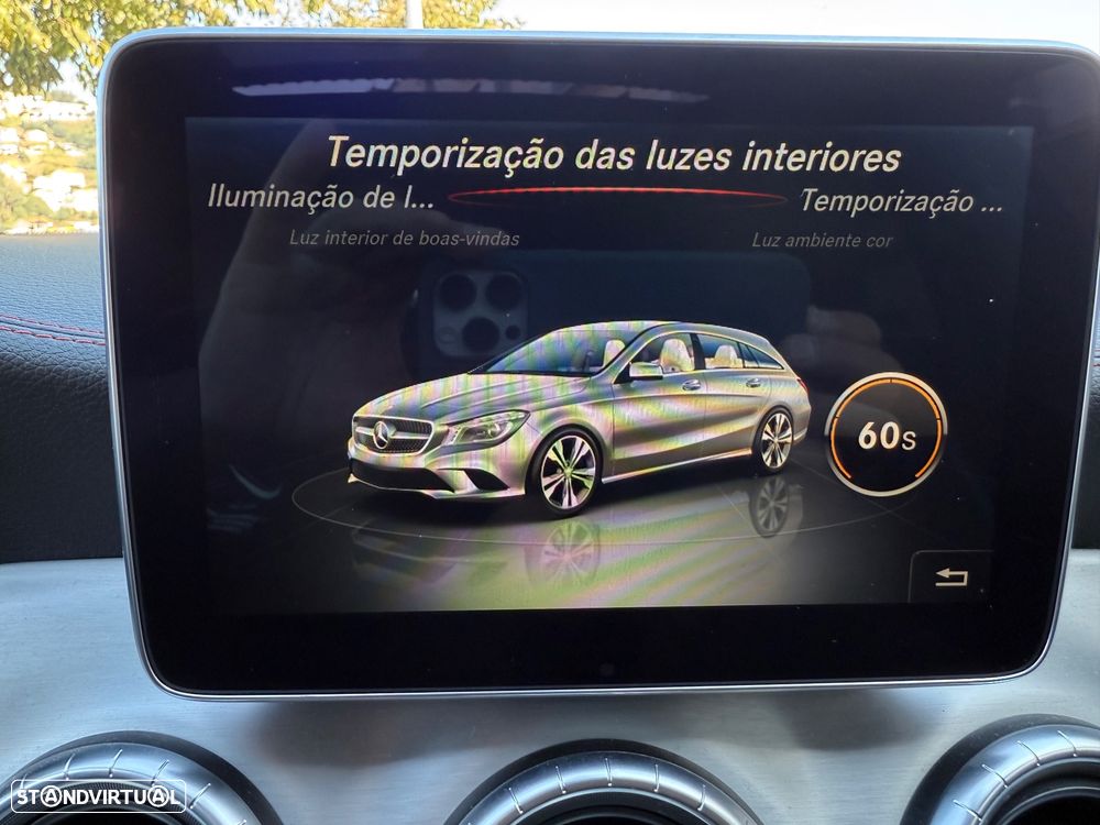 Mercedes-Benz CLA 220 Shooting Brake (CDI) d 4Matic 7G-DCT AMG Line - 28