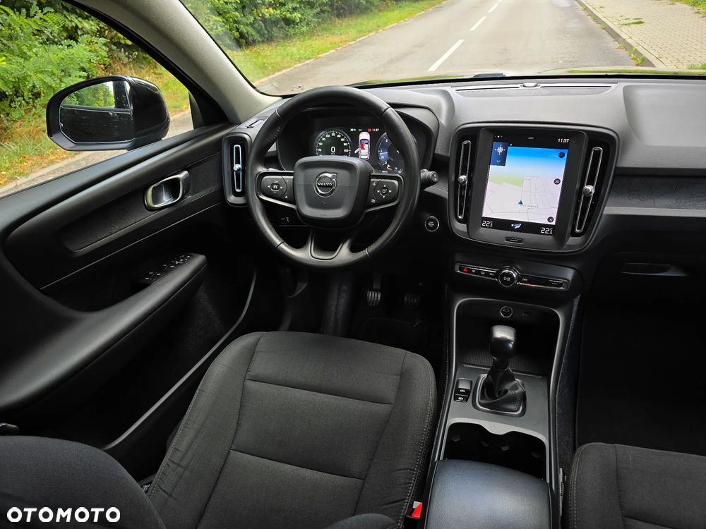 Volvo XC 40 D3 AWD Momentum Pro - 35