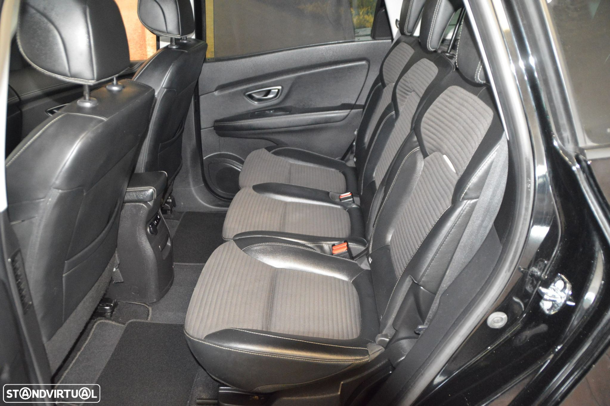 Renault Grand Scénic 1.3 TCe Intens - 32