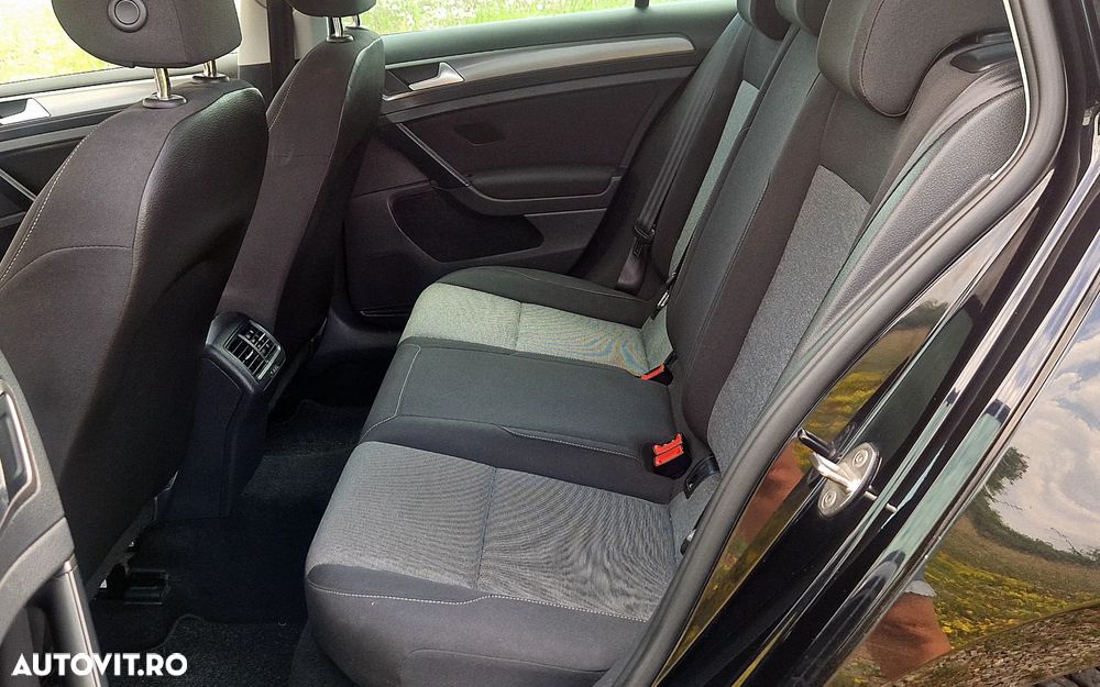 Volkswagen Golf 1.6 TDI BlueMotion Comfortline - 19