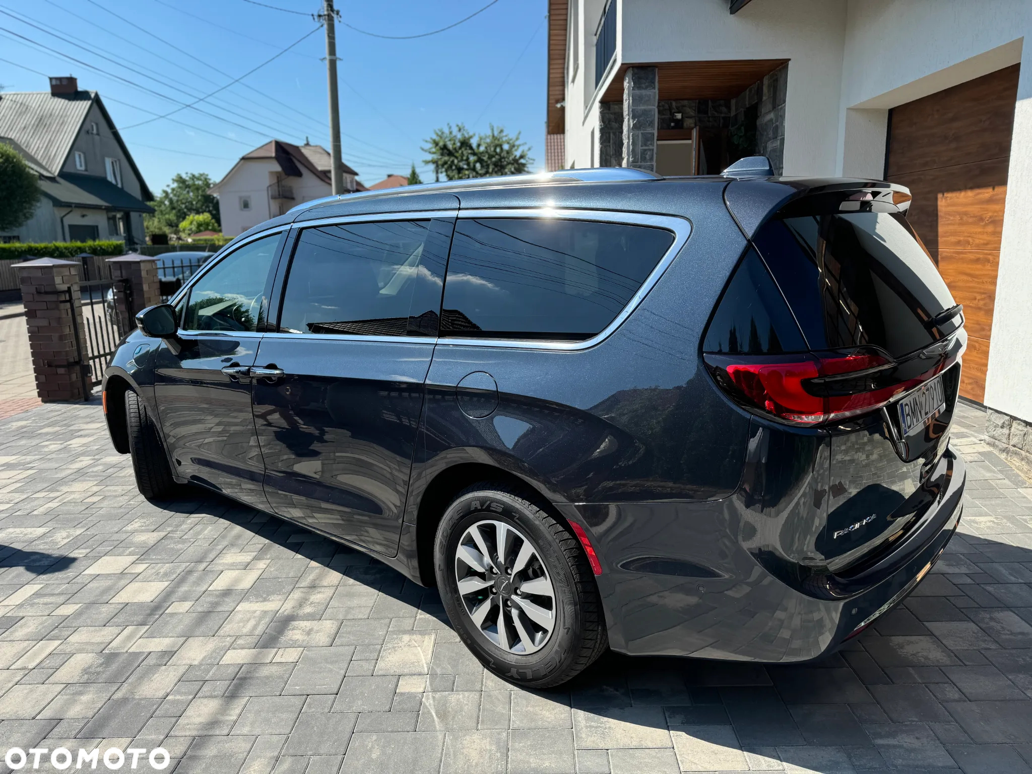 Chrysler Pacifica - 3