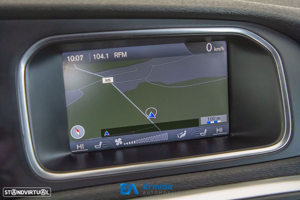 Volvo V40 1.6 D2 R-Design - 26