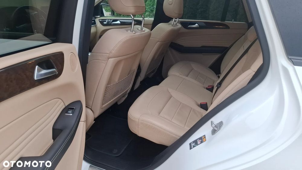 Mercedes-Benz GLE 350 d 4Matic 9G-TRONIC AMG Line - 13
