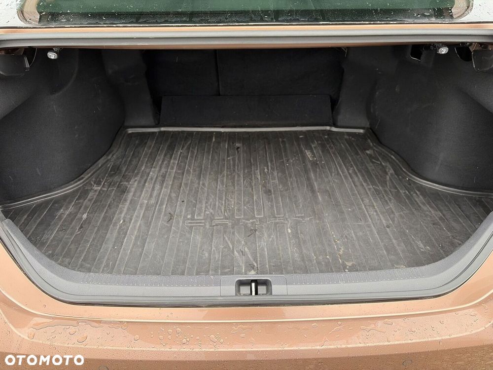 Toyota Camry - 14