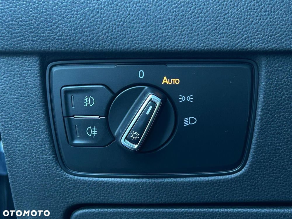 Volkswagen Passat 2.0 TSI Elegance DSG - 22
