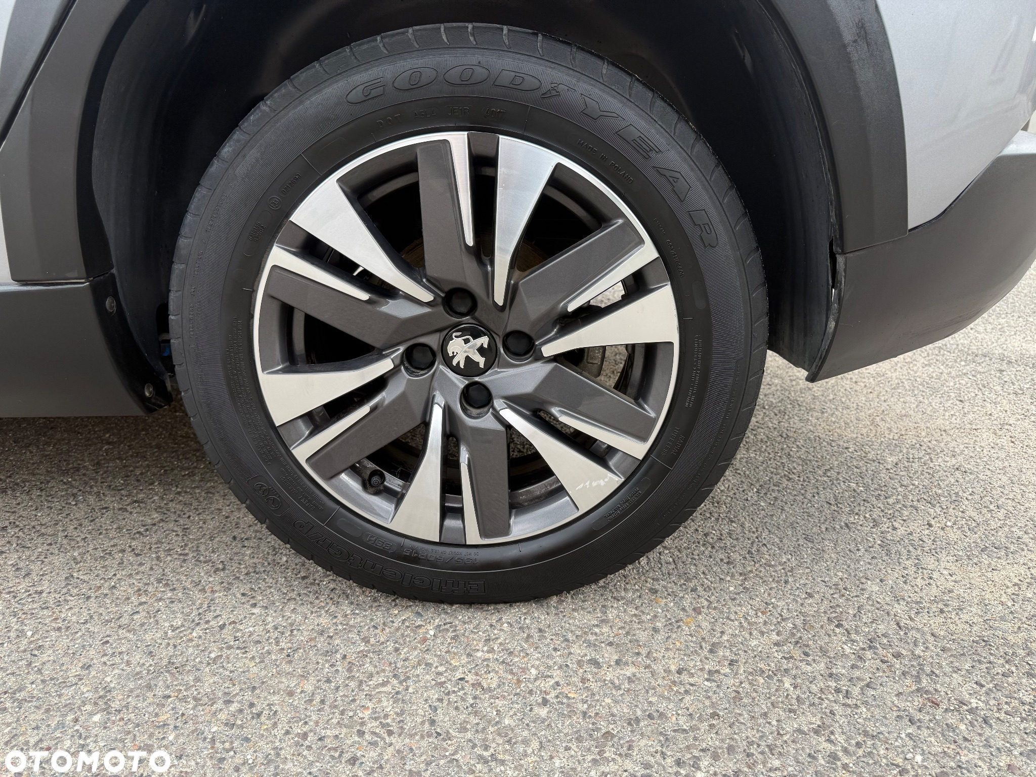 Peugeot 2008 1.2 Pure Tech Active S&S EAT6 - 9