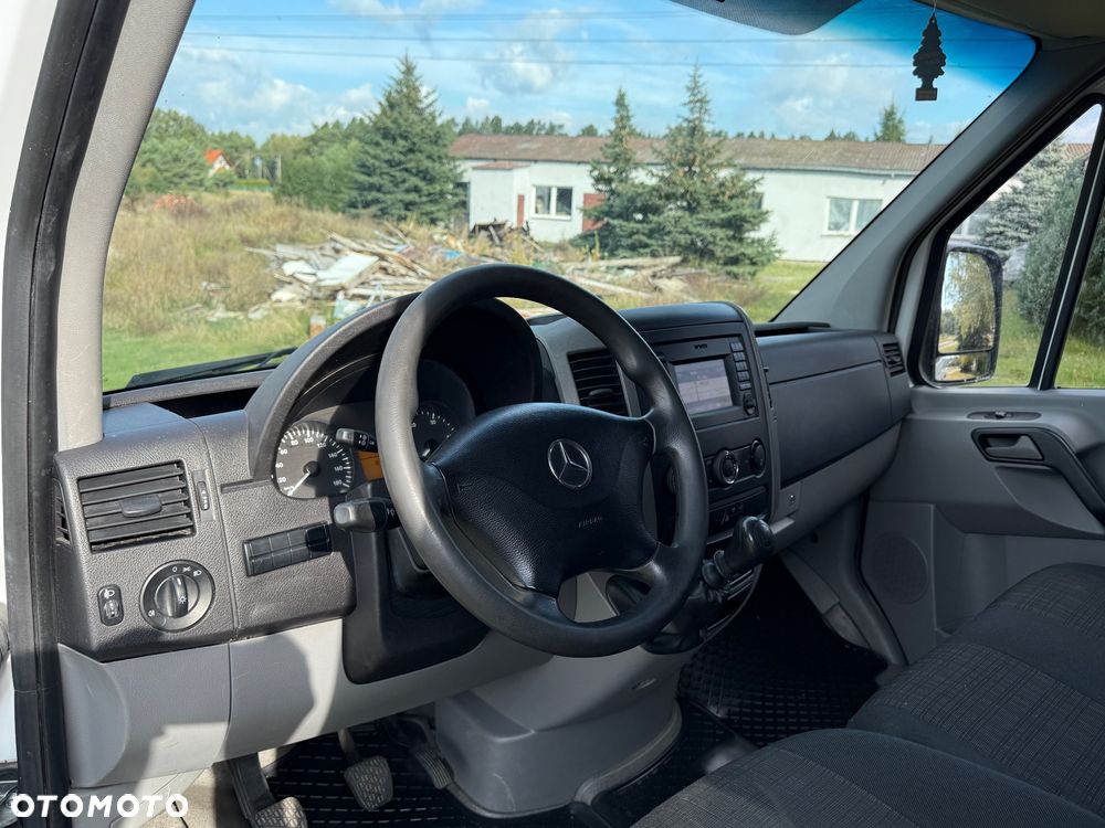 Mercedes-Benz Sprinter - 16