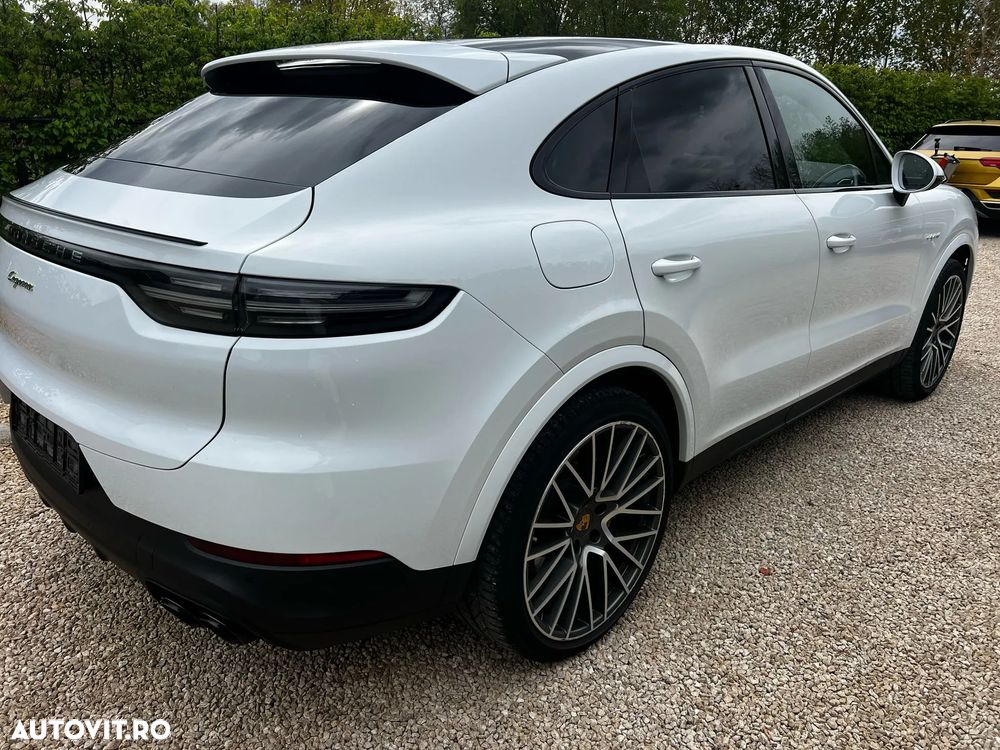 Porsche Cayenne - 4