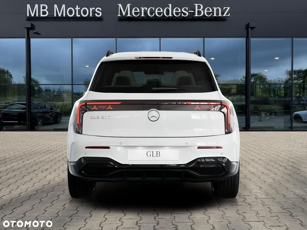 Mercedes-Benz GLB - 10