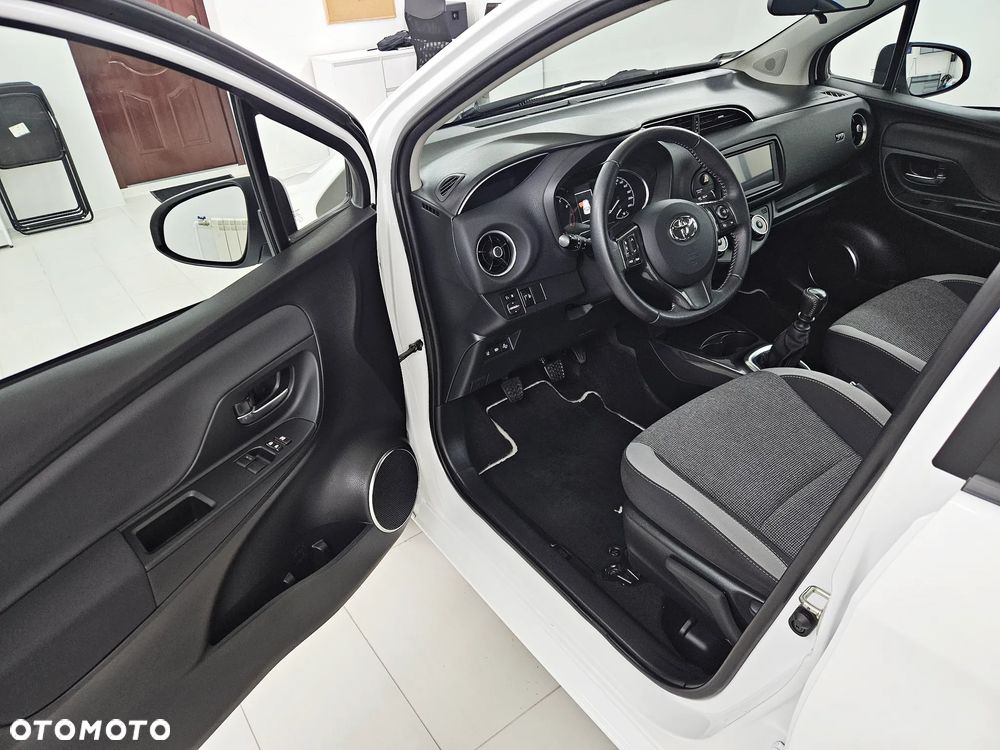 Toyota Yaris 1.5 Premium - 19