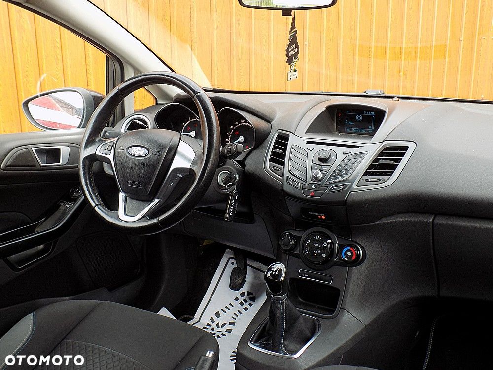 Ford Fiesta 1.0 Celebration - 15
