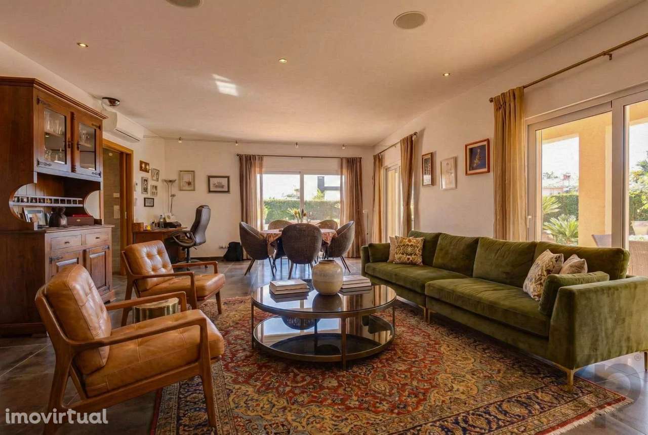 Lagos - Moradia V4 com Piscina, Certificado Energético A e a Passos da - Grande imagem: 3/43