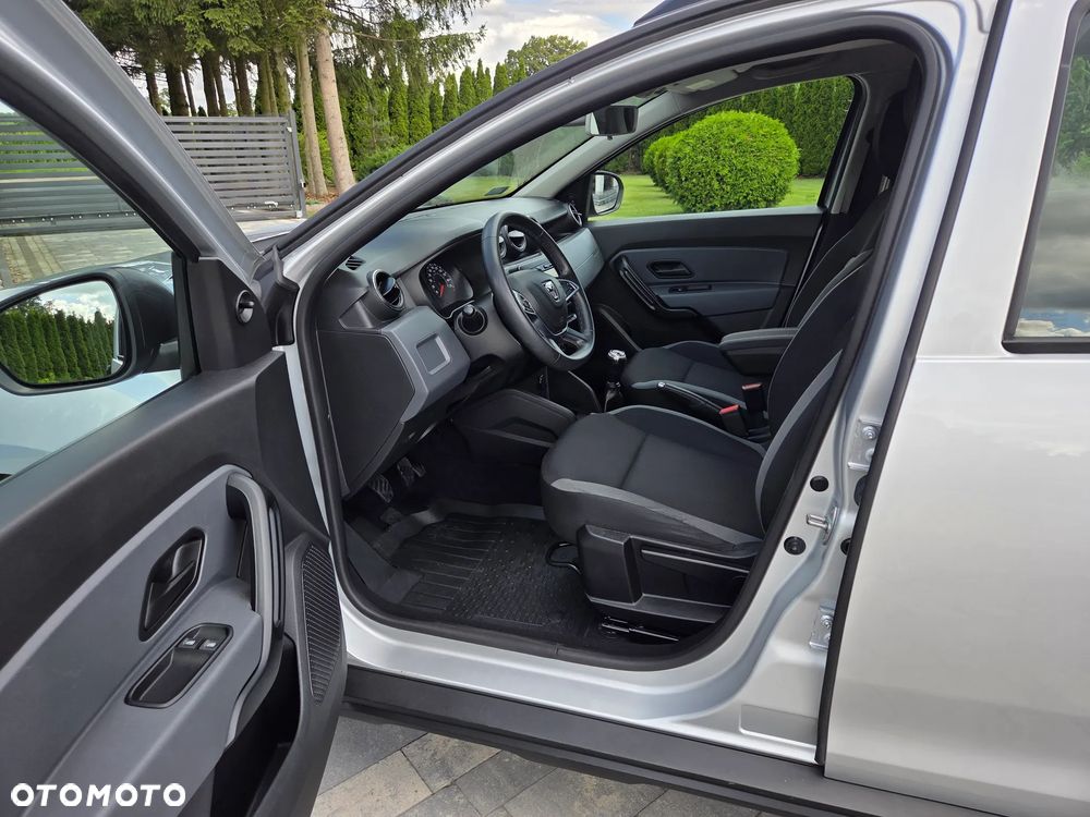 Dacia Duster 1.6 SCe Laureate S&S - 31