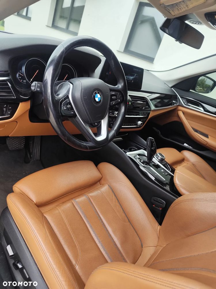 BMW Seria 5 520d Sport Line - 15