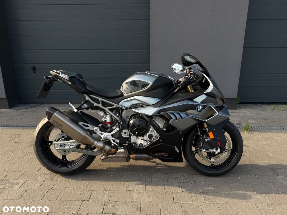BMW S - 1