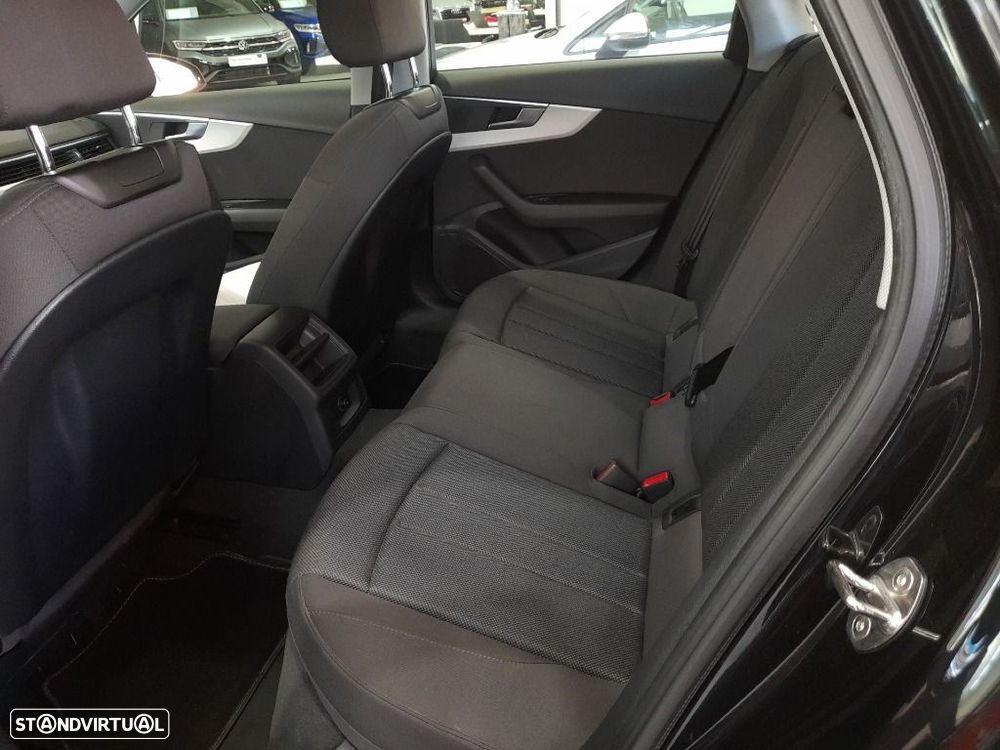 Audi A4 35 TDI S tronic - 31