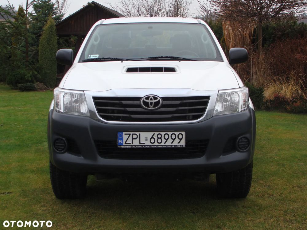 Toyota Hilux 2.5 D-4D DLX - 4