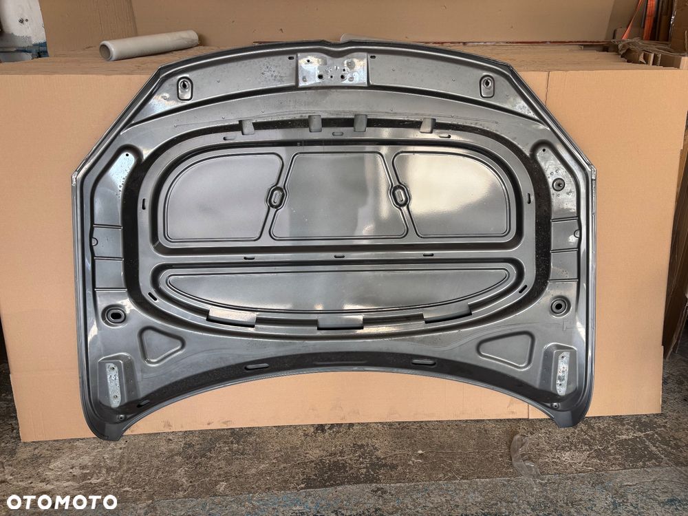 VW Touareg II 7P 10-17 Maska silnika - 2