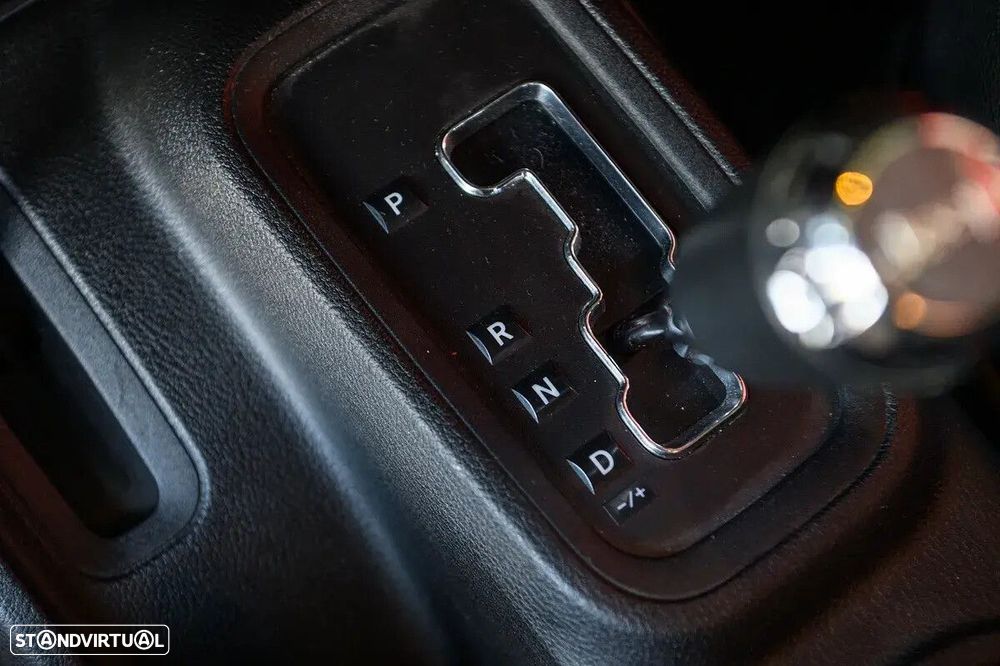 Jeep Wrangler 2.8 CRD Auto Sport - 49