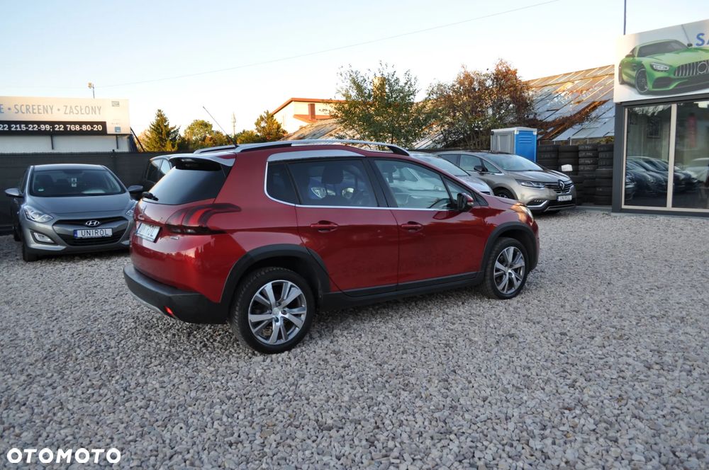 Peugeot 2008 1.2 Pure Tech Allure S&S - 6