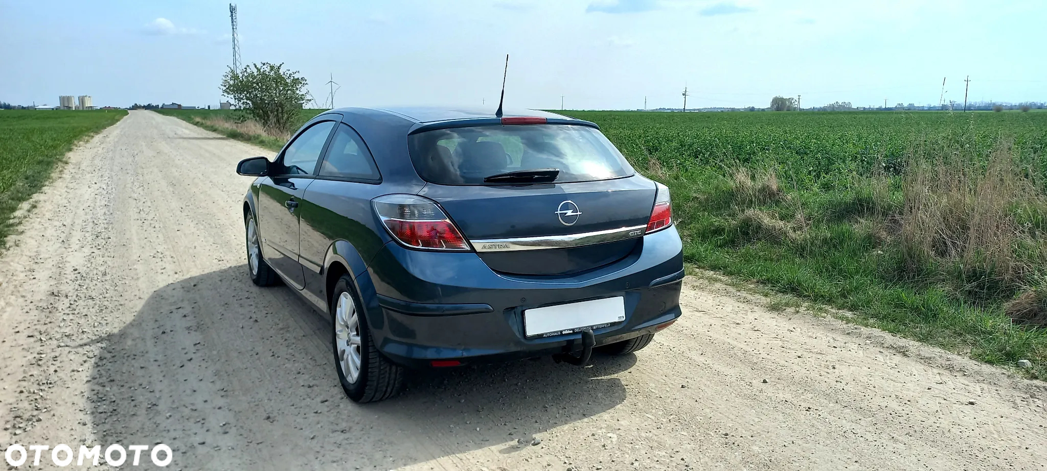 Opel Astra GTC 1.6 - 8