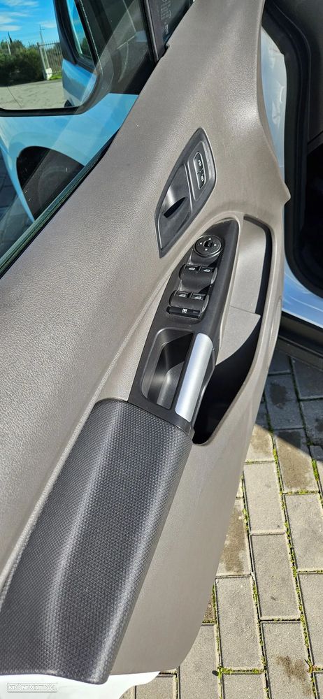 Ford Transit Connect - 16