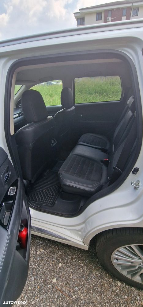 Mitsubishi Outlander PHEV 2.4 L 4X4 Instyle+ - 6