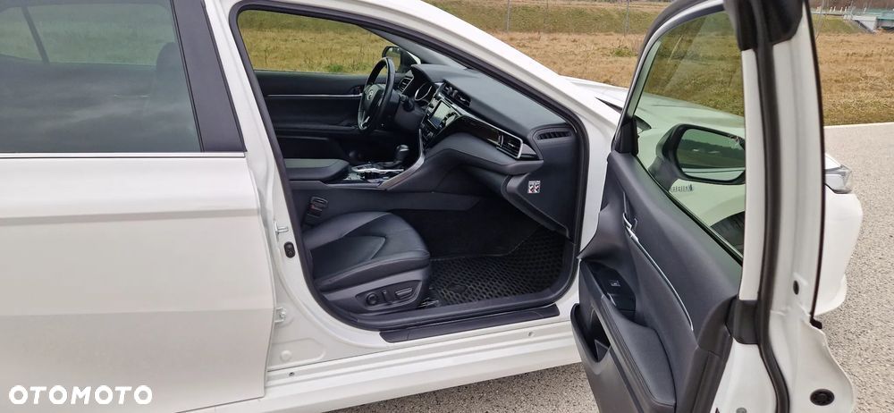 Toyota Camry 2.5 Hybrid Comfort CVT - 10