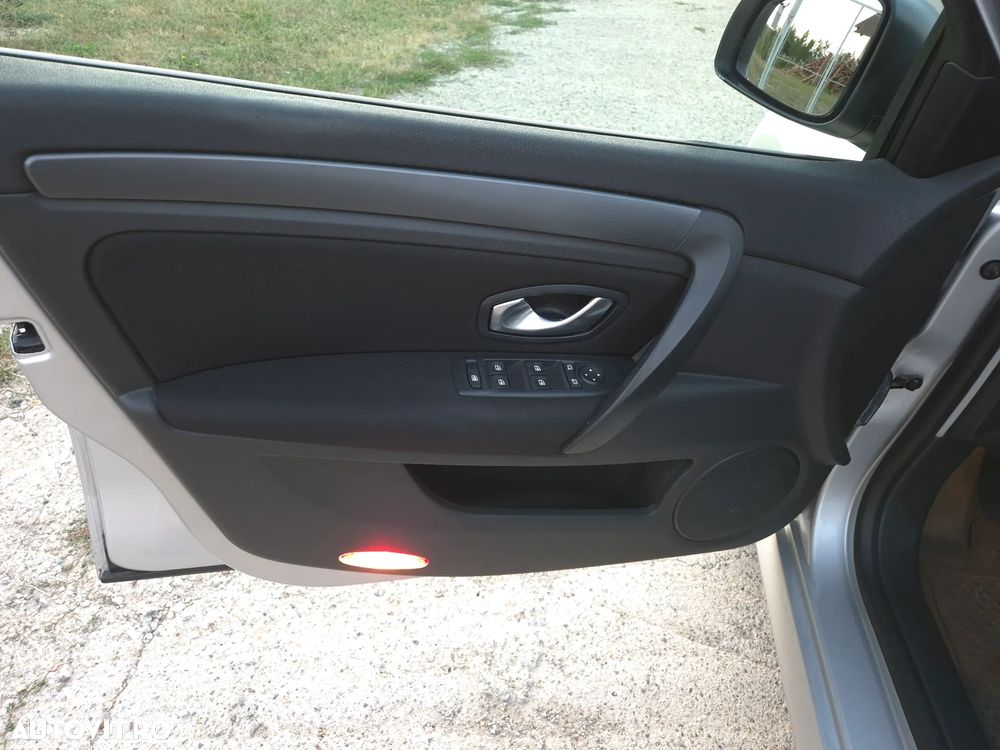 Renault Laguna - 8