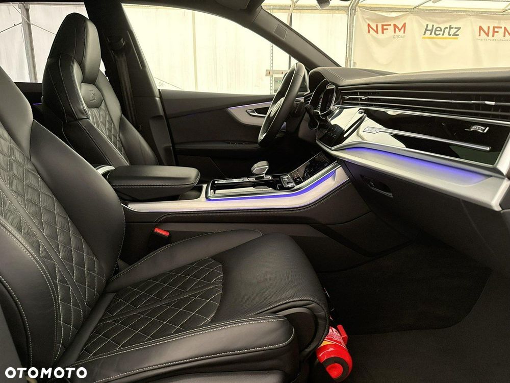 Audi Q8 - 24