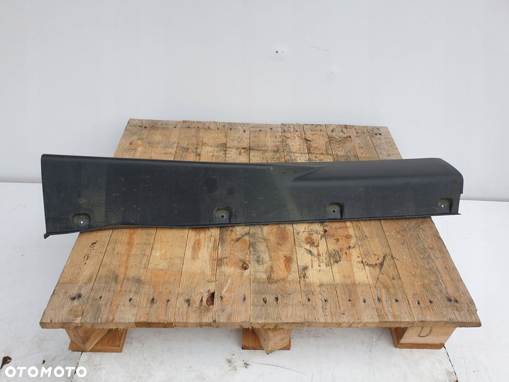 SsangYong Korando III sports LISTWA PROGOWA prawa - 2