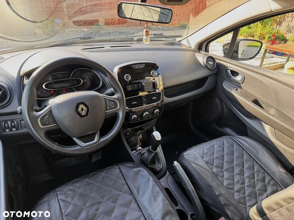 Renault Clio - 17