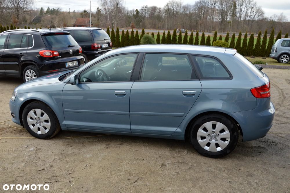 Audi A3 Sportback 1.6 TDI S line Sportpaket - 18