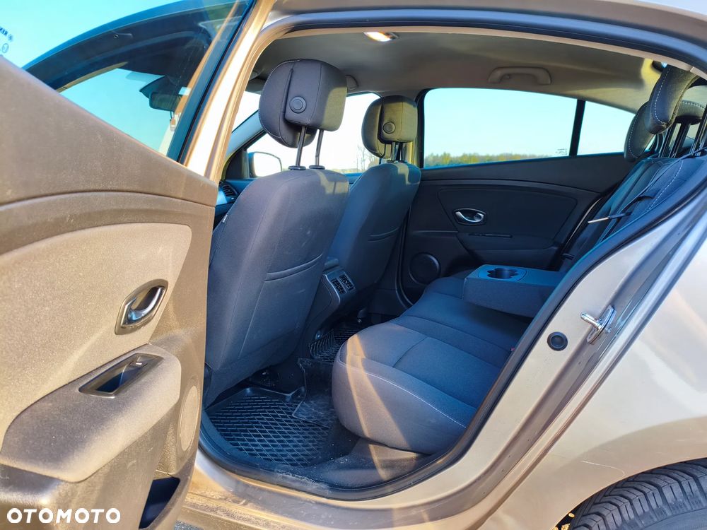 Renault Fluence 1.6 16V Expression Euro5 - 13