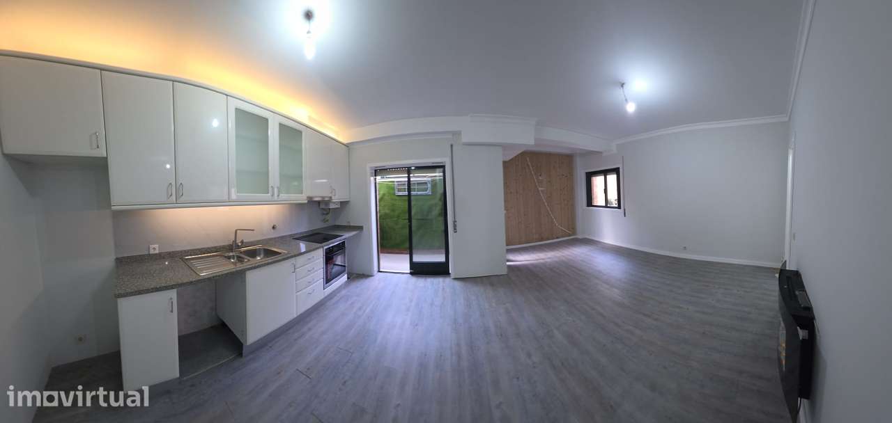 Apartamento T1 +1 com segurança e ótima localização - Grande imagem: 5/19
