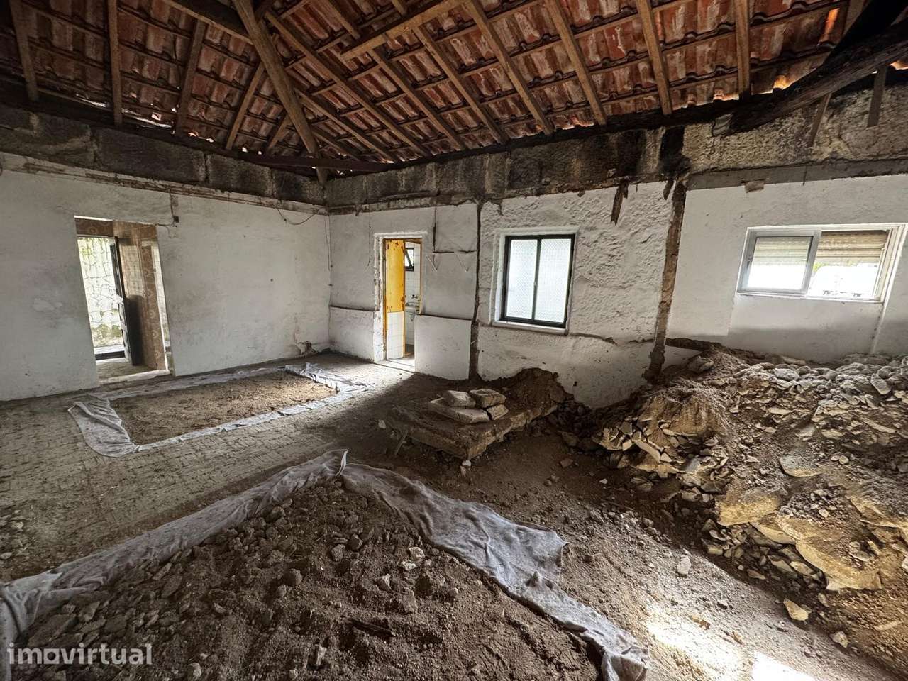 Moradia para remodelar com projeto aprovado — Centro Histórico de Guim - Grande imagem: 5/16