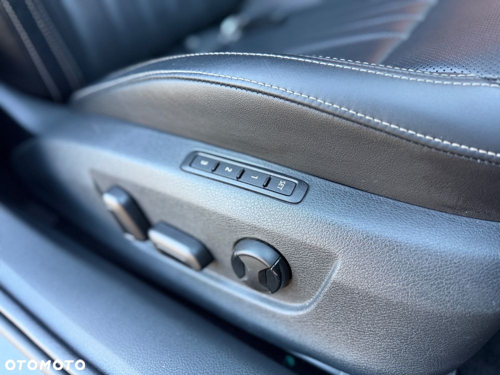 Skoda Superb 2.0 TDI DSG L&K - 32