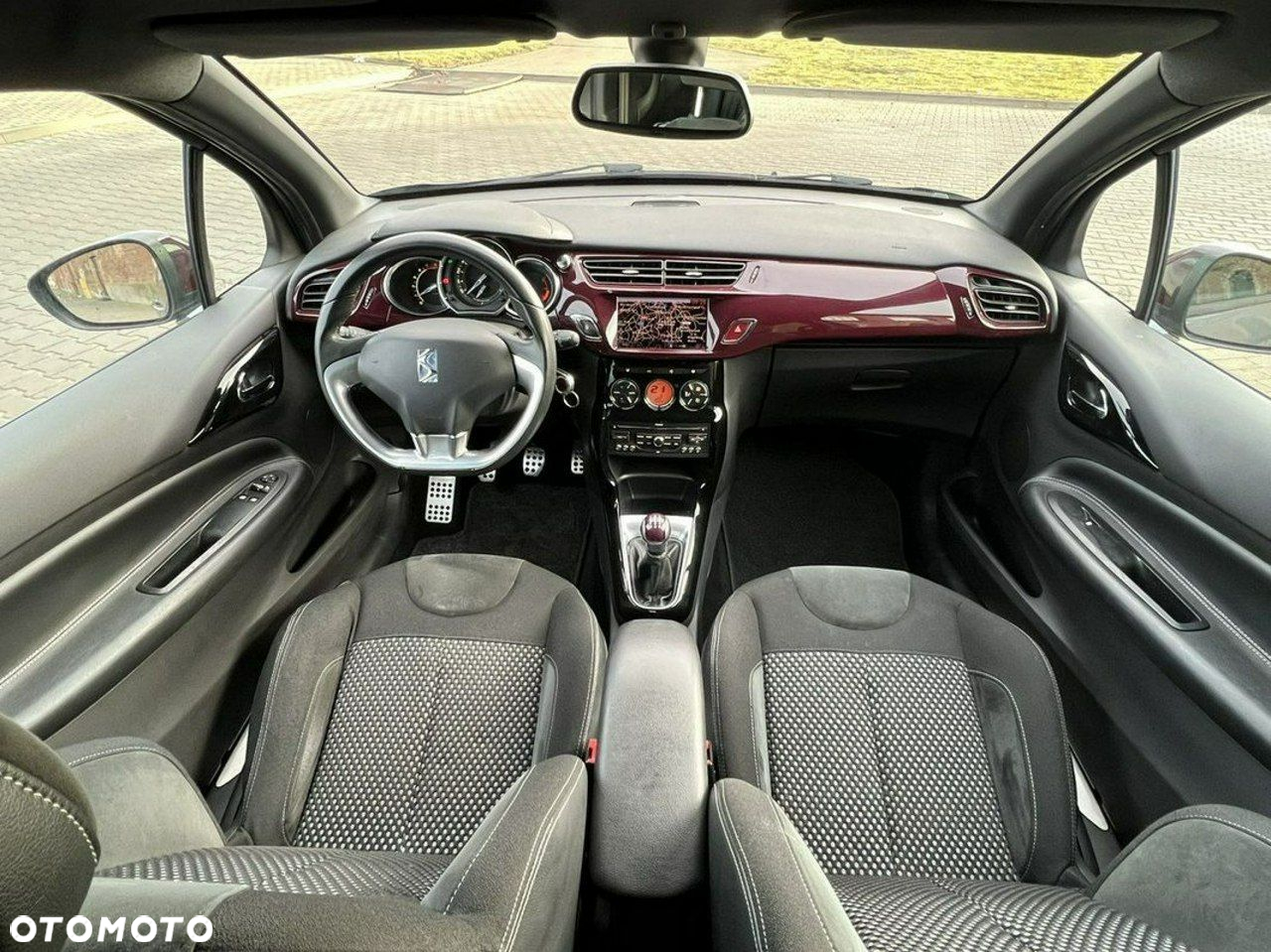 Citroën DS3 1.6 e-HDi SoChic - 8