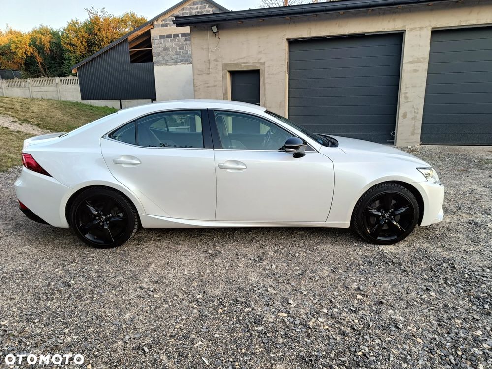 Lexus IS 200t / 300 Black - 3