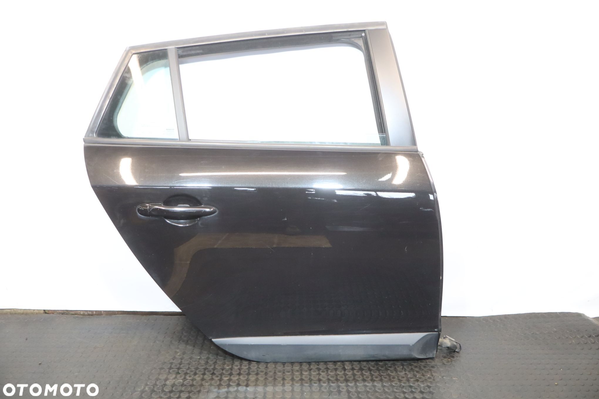 DRZWI PRAWY TYŁ VOLKSWAGEN GOLF VI L041 KOMBI - 1