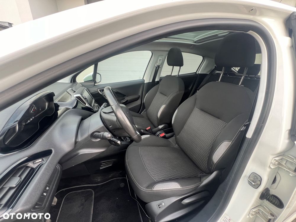 Peugeot 208 1.6 BlueHDi Allure S&S - 8