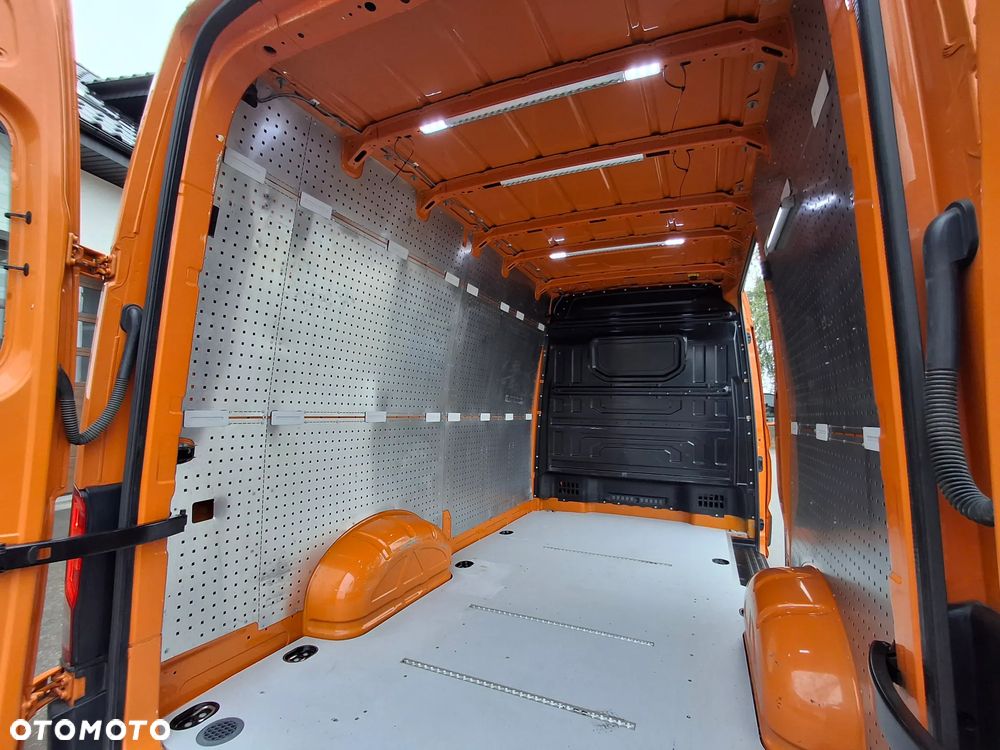 Volkswagen Crafter - 17